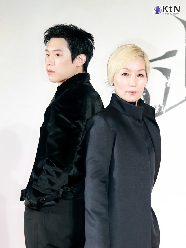 김성철·이혜영, ‘파과’ 제작보고회서 포착…전설과 추격자의 반전 투샷   사진=2025 03.27  K trendy NEWS DB ⓒ케이 트렌디뉴스 무단전재 및 수집, 재배포금지