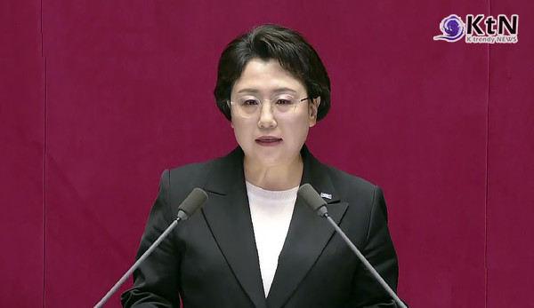 “나라 팔아먹는 매국노”… 조국혁신당, 한덕수에 탄핵 최후통첩 사진=2025 03.29  김선민 조국혁신당 당 대표 대행  국회 유튜브 갈무리 K trendy NEWS DB ⓒ케이 트렌디뉴스 무단전재 및 수집, 재배포금지