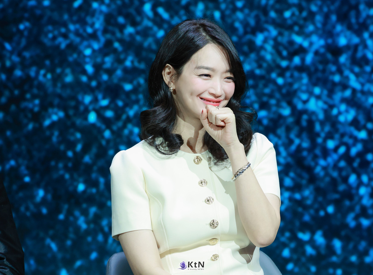 배우 신민아가 넷플릭스 시리즈 악연의 제작발표회에 참석했다. / 사진 = K trendy NEWS DB ⓒ케이 트렌디뉴스 무단전재 및 수집, 재배포금지