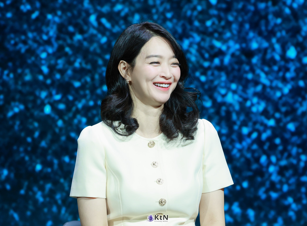 배우 신민아가 넷플릭스 시리즈 악연의 제작발표회에 참석했다. / 사진 = K trendy NEWS DB ⓒ케이 트렌디뉴스 무단전재 및 수집, 재배포금지