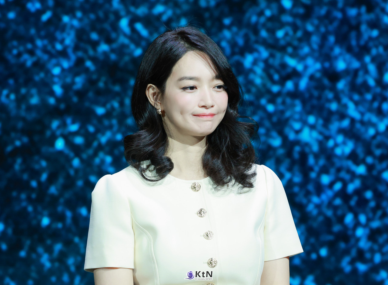 배우 신민아가 넷플릭스 시리즈 악연의 제작발표회에 참석했다. / 사진 = K trendy NEWS DB ⓒ케이 트렌디뉴스 무단전재 및 수집, 재배포금지