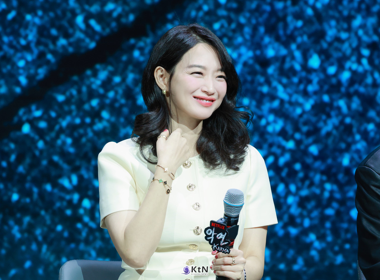 배우 신민아가 넷플릭스 시리즈 악연의 제작발표회에 참석했다. / 사진 = K trendy NEWS DB ⓒ케이 트렌디뉴스 무단전재 및 수집, 재배포금지.