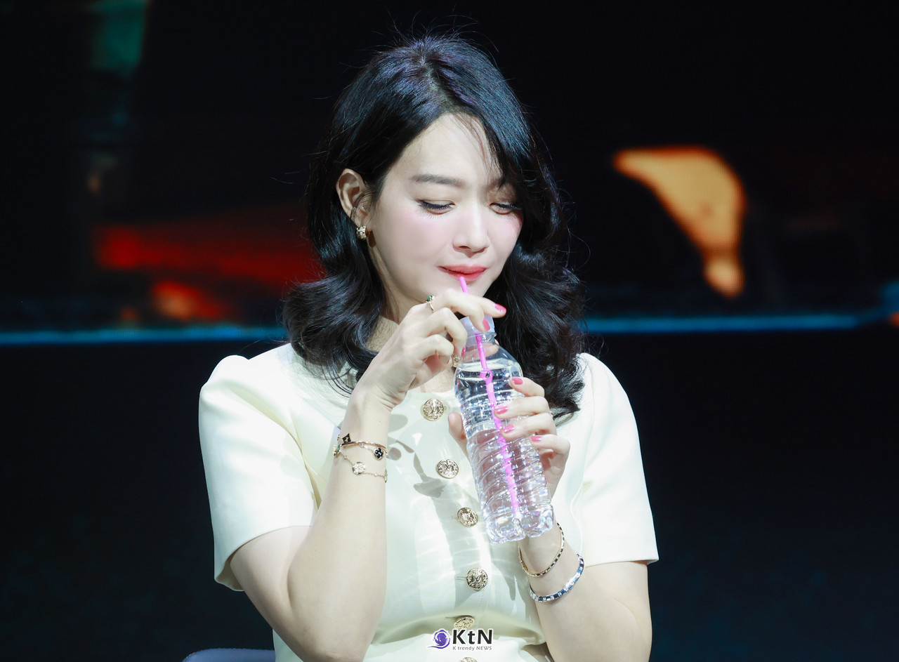 배우 신민아가 넷플릭스 시리즈 악연의 제작발표회에 참석했다. / 사진 = K trendy NEWS DB ⓒ케이 트렌디뉴스 무단전재 및 수집, 재배포금지.