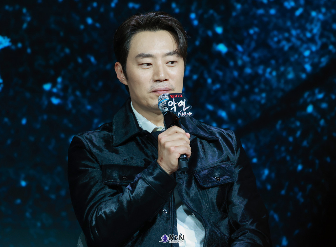  이희준 “1부는 내가 책임진다”…넷플릭스 '악연', 美친 서사 속 강렬한 시작점  / 사진=2025 03.31 (배우 이희준이 넷플릭스 시리즈 악연의 제작발표회에 참석했다.)   K trendy NEWS DB ⓒ케이 트렌디뉴스 무단전재 및 수집, 재배포금지