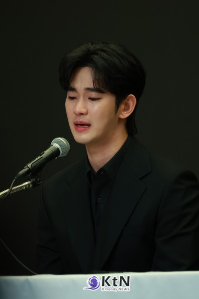 김수현 기자회견 날, 브라질 팬들 “사랑은 증오보다 강하다” 응원 트럭 사진=2025 03.31  K trendy NEWS DB ⓒ케이 트렌디뉴스 무단전재 및 수집, 재배포금지