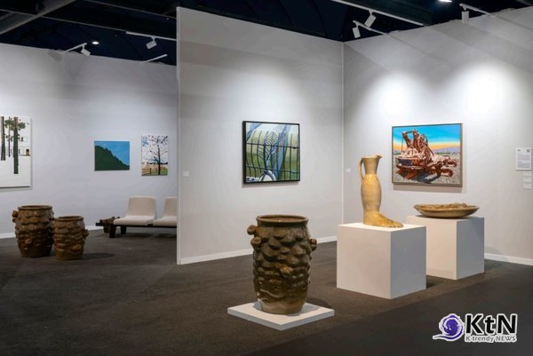 Art Paris는 프랑스 예술계의 뉴 페이스들과 현대 및 모던 아트를 아우르는 다양한 작품들로 가득 찼다./사진=Art Paris 2024, K trendy NEWS DB ⓒ케이 트렌디뉴스 무단전재 및 수집, 재배포금지