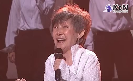 “주사 6번 맞았지만…” 79세 윤복희, 시력 잃게 한 질환의 정체는? 사진=2025 04.02 윤복희 - 여러분 KBS 230303 유튜브 갈무리  K trendy NEWS DB ⓒ케이 트렌디뉴스 무단전재 및 수집, 재배포금지