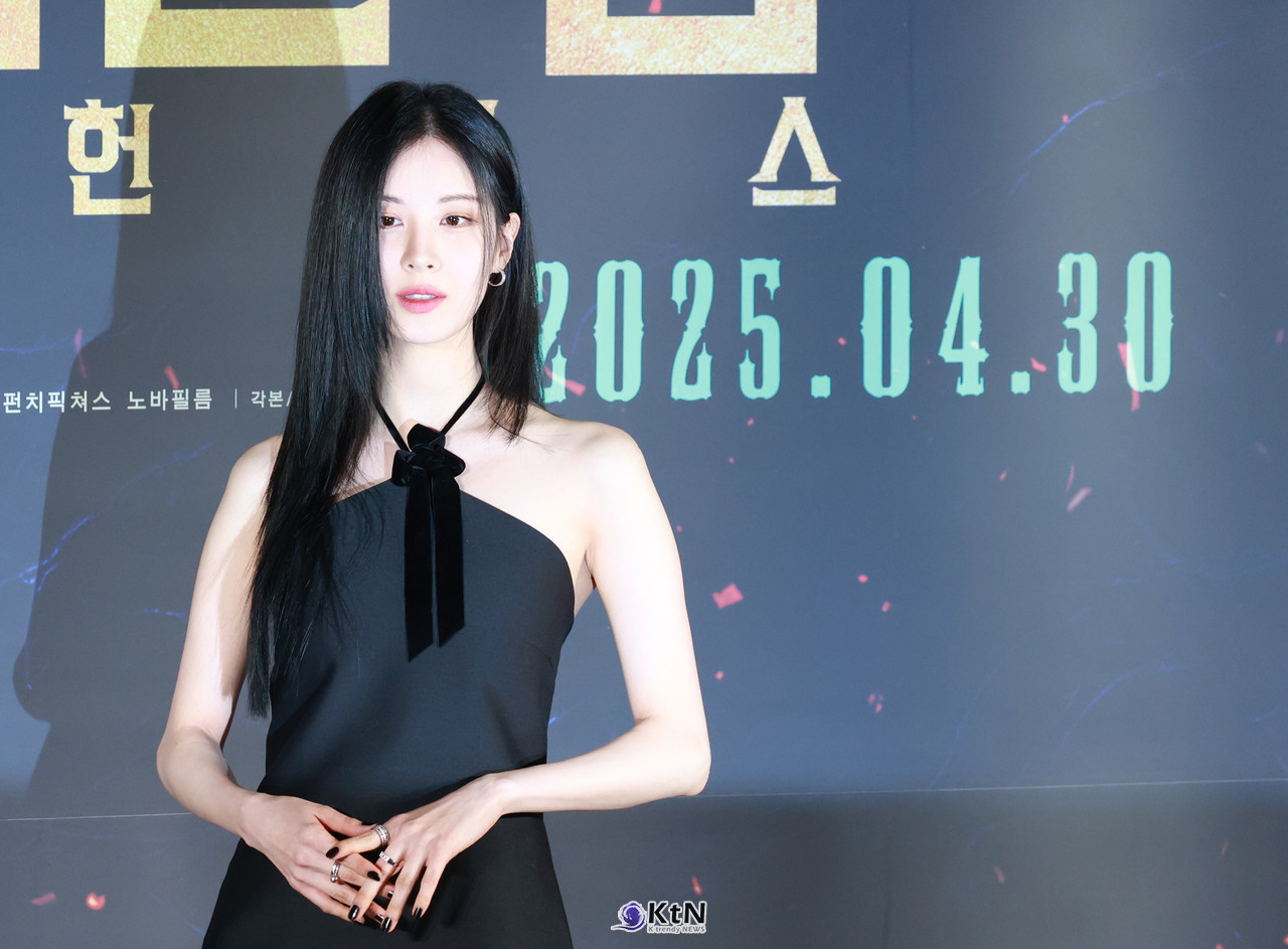 배우 서현이 영화 '거룩한 밤: 데몬 헌터스' 제작보고회 현장에 참석해 포토타임에 포즈를 취하고 있다. / 사진=2025 04.02  소녀시대 서현 K trendy NEWS DB ⓒ케이 트렌디뉴스 무단전재 및 수집, 재배포금지