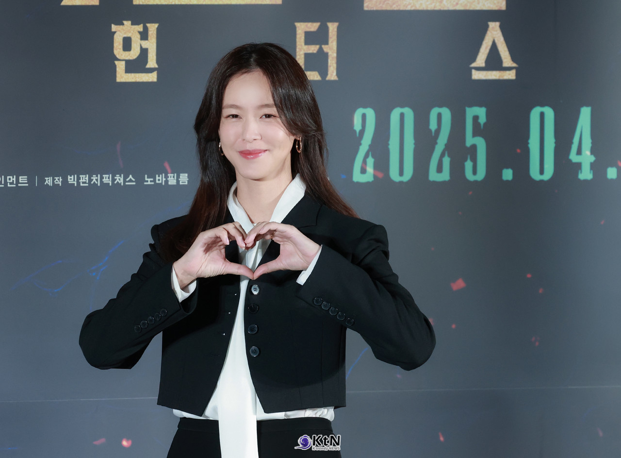 [KtN 포토] 경수진, 복싱으로 다져진 '슈트핏' (거룩한 밤제작보고회) . / 사진=2025 04.02 배우 경수진이 영화 '거룩한 밤: 데몬 헌터스' 제작보고회 현장에 참석해 다양한 이야기를 나누었다 K trendy NEWS DB ⓒ케이 트렌디뉴스 무단전재 및 수집, 재배포금지