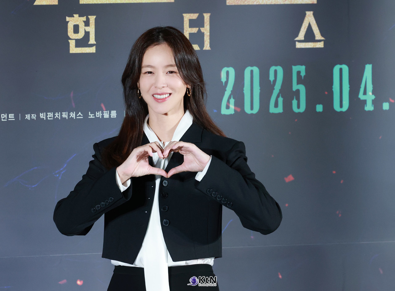 [KtN 포토] 경수진, 복싱으로 다져진 '슈트핏' (거룩한 밤제작보고회) . / 사진=2025 04.02 배우 경수진이 영화 '거룩한 밤: 데몬 헌터스' 제작보고회 현장에 참석해 다양한 이야기를 나누었다 K trendy NEWS DB ⓒ케이 트렌디뉴스 무단전재 및 수집, 재배포금지