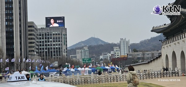 안국역, 헌재 선고 앞두고 ‘무정차+전면폐쇄’ 돌입  사진=2025 04.03  안국역  고아화문  K trendy NEWS DB ⓒ케이 트렌디뉴스 무단전재 및 수집, 재배포금지