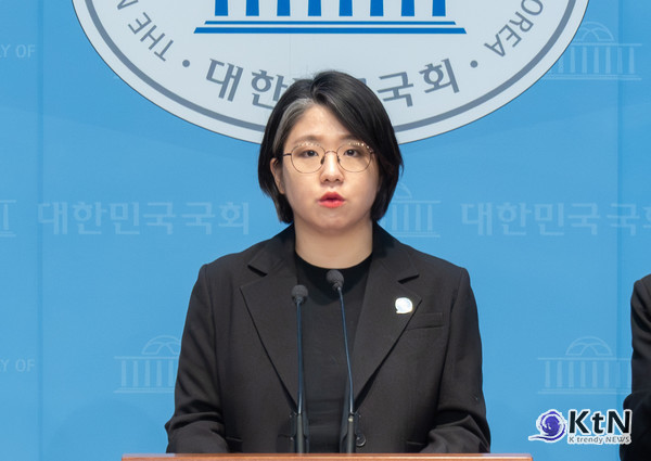 용혜인 의원의 시위는 MZ세대에게 '보여주는 정치'가 아닌 '존재하는 정치'로 다가갔다./사진=용혜인 국회의원실, K trendy NEWS DB ⓒ케이 트렌디뉴스 무단전재 및 수집, 재배포금지