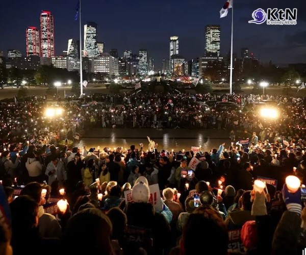  권력은 넘어졌고, 구조는 살아 있다  사진=2024 12.09 더불어민주당 유튜브 커뮤니티 갈무리  K trendy NEWS DB ⓒ케이 트렌디뉴스 무단전재 및 수집, 재배포금지