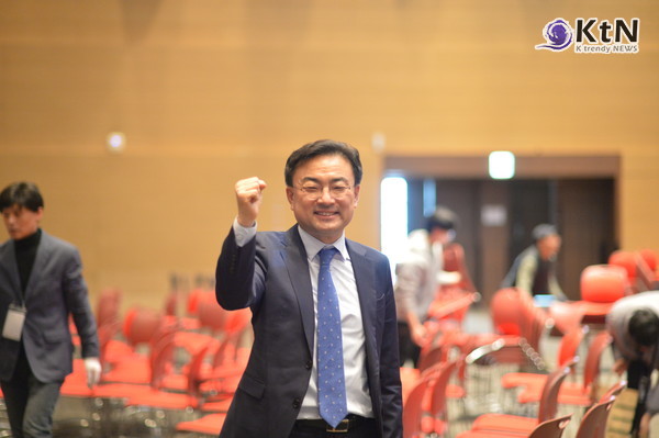 신장식 의원 조국의 근본적인 혁신을 통해 더 나은 미래를 구상하는 것임을 강조했다./사진=K trendy NEWS DB ⓒ케이 트렌디뉴스 무단전재 및 수집, 재배포금지