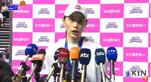 라스트 댄스의 완성…김연경, 눈물의 트로피와 작별 인사 사진=2025 04.08  연합뉴스 유튜브 영상 갈무리  K trendy NEWS DB ⓒ케이 트렌디뉴스 무단전재 및 수집, 재배포금지