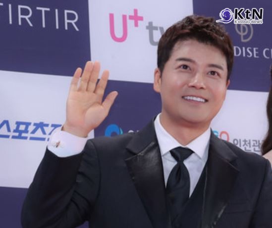 전현무, 취중 라이브 논란 공식 사과…“박나래 언급, 깊이 반성합니다”– “경솔하고 잘못된 행동이었다”…보아 발언 여파 속 뒤늦은 사과문 공개  사진=2025 04.09  K trendy NEWS DB ⓒ케이 트렌디뉴스 무단전재 및 수집, 재배포금지