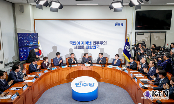 [정치 트렌드 기획①] 이재명 1·2기 리더십, ‘정당의 국가화’인가 ‘국가의 정당화’인가  사진=더불어민주당, K trendy NEWS DB ⓒ케이 트렌디뉴스 무단전재 및 수집, 재배포금지