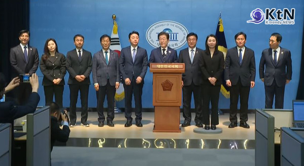 이재명 '경선캠프' 전격 공개…윤호중·강훈식 ·박수현 앞세운 친명·친문 통합 전략  사진=2025 04.11  jtbc 영상 갈무리  K trendy NEWS DB ⓒ케이 트렌디뉴스 무단전재 및 수집, 재배포금지