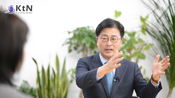 '친한계' 김종혁 "한덕수 추대론은 尹·김건희 측근 각본…보이지 않는 손이 경선판 움직인다"  사진=2025 04.14  K trendy NEWS DB ⓒ케이 트렌디뉴스 무단전재 및 수집, 재배포금지