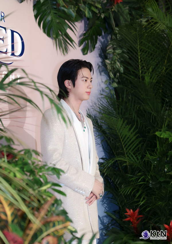 BTS 진. 주얼리 메종 프레드(FRED)의 '무슈 프레드 아이디얼 라이트(Monsieur Fred Ideal Light)' 컬렉션. 사진=K trendy NEWS DB ⓒ케이 트렌디뉴스 무단전재 및 수집, 재배포금지