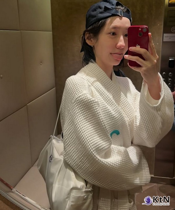 전라 노출도 소화한 박지현, 민낯+비키니로 시선 강탈  사진=2025 04.17   박지현 인스타그램 갈무리 K trendy NEWS DB ⓒ케이 트렌디뉴스 무단전재 및 수집, 재배포금지