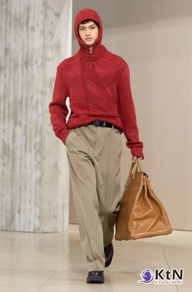 니샤니앙은 에르메스의 뿌리 깊은 승마 유산을 현대적 시각으로 재구성하며, 기능성과 예술성을 동시에 탐구했다. 사진=Hermès, K trendy NEWS DB ⓒ케이 트렌디뉴스 무단전재 및 수집, 재배포금지