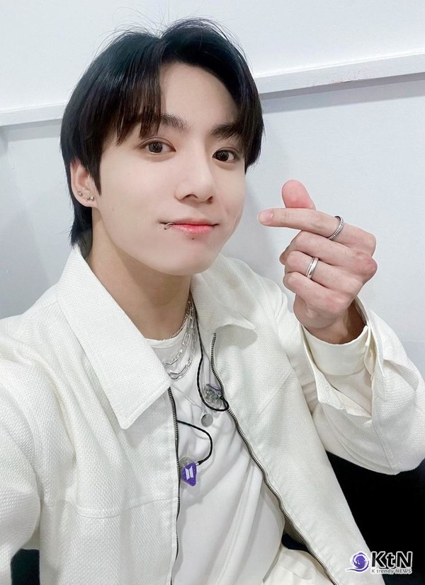 방탄소년단 정국, 자작곡 ‘Still With You’로 스포티파이 3억 초읽기  사진=2025 04.19  빅히트뮤직 엑스 갈무리   K trendy NEWS DB ⓒ케이 트렌디뉴스 무단전재 및 수집, 재배포금지