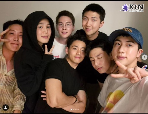 방탄소년단 RM, 전역까지 50일…“말년 휴가 계획 세웠나요?”  사진=2025 04.21   빅히트, RM 인스타그램 갈무리 K trendy NEWS DB ⓒ케이 트렌디뉴스 무단전재 및 수집, 재배포금지