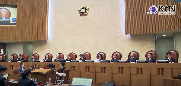 "이재명 사건, 전원합의체 회부…대법 판단 앞둔 '법·정치·대선'"  사진=2025 04.22   (대법원 자료화면유튜브 갈무리 ) 조희대 대법원장이 이재명 선거법 사건 전원합의체 회부  K trendy NEWS DB ⓒ케이 트렌디뉴스 무단전재 및 수집, 재배포금지