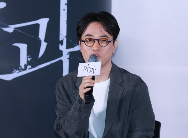 “60대 여성 킬러? 왜 안 돼?”...모두가 말렸던 '파과' 연출 민규동 감독, 비화 공개  사진=2025 04.24 서울 용산구 CGV용산아이파크몰에서 열린 언론 시사회 후 간담회 자리   K trendy NEWS DB ⓒ케이 트렌디뉴스 무단전재 및 수집, 재배포금지