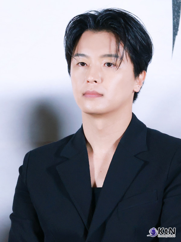 “60대 여성 킬러? 왜 안 돼?”...모두가 말렸던 '파과' 연출 민규동 감독, 비화 공개  사진=2025 04.24 서울 용산구 CGV용산아이파크몰에서 열린 언론 시사회 후 간담회 자리   연우진  K trendy NEWS DB ⓒ케이 트렌디뉴스 무단전재 및 수집, 재배포금지