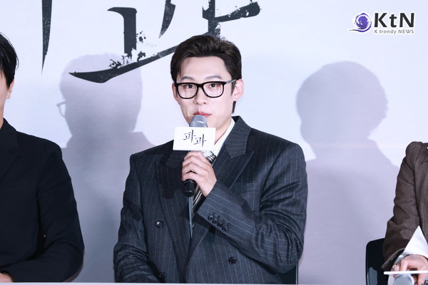 이혜영 “부상 많았다”…김성철 “일주일 내내 해 지도록 싸워”  사진=2025 04.24  24일 서울 용산 CGV 아이파크몰에서 열린 영화 파과 기자간담회 K trendy NEWS DB ⓒ케이 트렌디뉴스 무단전재 및 수집, 재배포금지