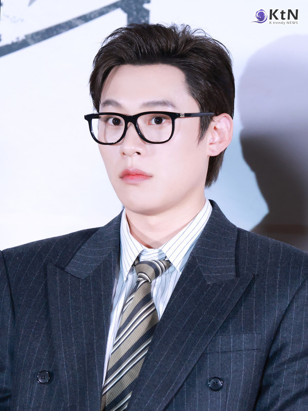 [KtN 포토] ‘파과’ 엔딩곡 직접부른 김성철, 스차일도 날것의 느낌?!  사진=2025 04.24  24일 오후 서울 용산 CGV 아이파크몰점에서 영화 '파과' 기자간담회  K trendy NEWS DB ⓒ케이 트렌디뉴스 무단전재 및 수집, 재배포금지