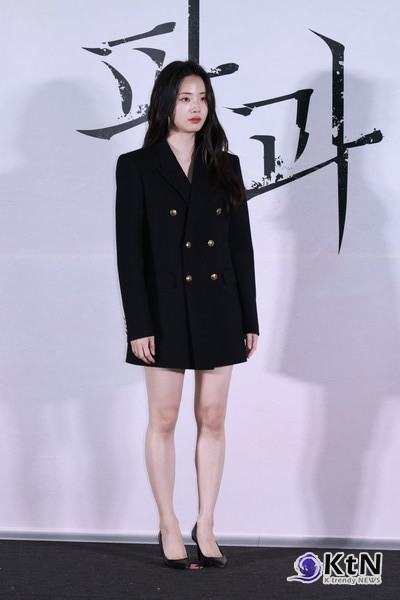 [KtN 포토] 이혜영, 김성철·연우진엔 익살까지…'현장 장악' 베테랑의 무대감각  사진=2025 04.24 이혜영 김성철·연우진  신시아 K trendy NEWS DB ⓒ케이 트렌디뉴스 무단전재 및 수집, 재배포금지