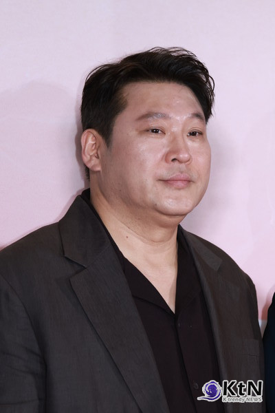 [KtN 포토] '파과' 최무성, 완벽 싱크로율의 배우 (VIP 시사회)  사진=2025 04.24 배우 최무성이 24일 오후 서울 용산구 CGV용산아이파크몰에서 열린 영화 파과 VIP 시사회에 참석해 포즈를 취했다.   K trendy NEWS DB ⓒ케이 트렌디뉴스 무단전재 및 수집, 재배포금지