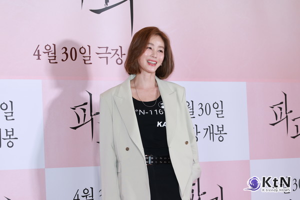 [KtN 포토] 김성령, 58세라니...‘리즈 갱신’ 미모 (영화 '파과' VIP 시사회)  사진=2025 04.24  K trendy NEWS DB ⓒ케이 트렌디뉴스 무단전재 및 수집, 재배포금지