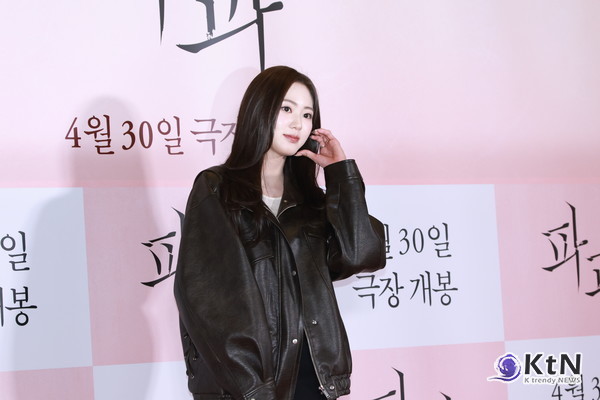 [KtN 포토] 권은빈, 하의 실종 패션으로 뽐낸 세련미 (영화 '파과' VIP 시사회)   사진=2025 04.24  K trendy NEWS DB ⓒ케이 트렌디뉴스 무단전재 및 수집, 재배포금지