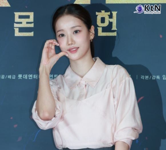 [KtN 포토] 이나은, 오랜만의 공식석상 등장… 서현과의 의리 지킨 VIP 시사회 현장  사진=2025 04.25 ( 4월 21일 오후, 서울 송파구 롯데시네마 월드타워에서 열린 영화 ‘거룩한 밤: 데몬 헌터스’ VIP 시사회)   K trendy NEWS DB ⓒ케이 트렌디뉴스 무단전재 및 수집, 재배포금지