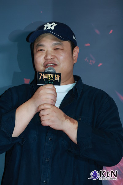 [KtN 포토] 이지훈-고규필 외, '"501호' 경수진 응원하러 왔어요" (거룩한 밤)  사진=2025 04.27 ( 드라마 '백수아파트' 출연진 경수진-이지훈-고규필-최유정-김주령-정희태-차우진-배재영  21일 서울 송파구 잠실 롯데월드타워 롯데시네마에서 영화 '거룩한 밤: 데몬 헌터스'(감독 임대희) VIP 시사회 포토월 행)  K trendy NEWS DB ⓒ케이 트렌디뉴스 무단전재 및 수집, 재배포금지