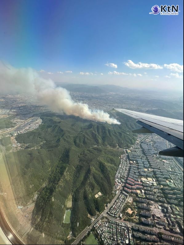 대구 함지산 산불 진화율 19%…"주민 5600명 대피, 야간 방어선 구축"  사진=2025 04.28  @fo_riwoo  갈무리 K trendy NEWS DB ⓒ케이 트렌디뉴스 무단전재 및 수집, 재배포금지