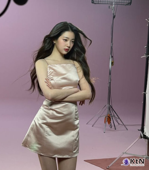 장원영, 실크 드레스 하나로 시선 압도…'존재 자체가 플러팅'  사진=2025 04.30  장원영  인스타그램 갈무리 K trendy NEWS DB ⓒ케이 트렌디뉴스 무단전재 및 수집, 재배포금지