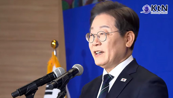 '대선 후보'  이재명 ‘경청 선거’ 시동…가짜뉴스 대응도 핵심 과제로 지목  사진=2025 04.30 델리민주 영상  갈무리   K trendy NEWS DB ⓒ케이 트렌디뉴스 무단전재 및 수집, 재배포금지