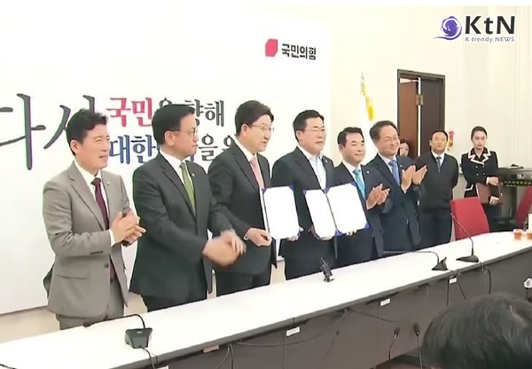 산불·민생·SOC까지…여야 13.8조 추경 합의, 본회의 처리 예정   사진=2025 04.30 더불어민주당과 국민의힘 ( jtbc 유튜브 영상 갈무리) K trendy NEWS DB ⓒ케이 트렌디뉴스 무단전재 및 수집, 재배포금지