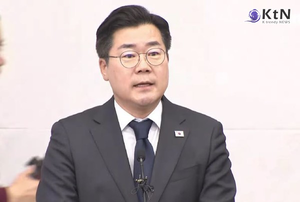 "명백한 선거개입  대법원 규탄한다" 박찬대, 이재명 선거법 상고심 파기환송에 격앙 사진=2025 05.01  MBC 뉴스 영상 갈무리  K trendy NEWS DB ⓒ케이 트렌디뉴스 무단전재 및 수집, 재배포금지