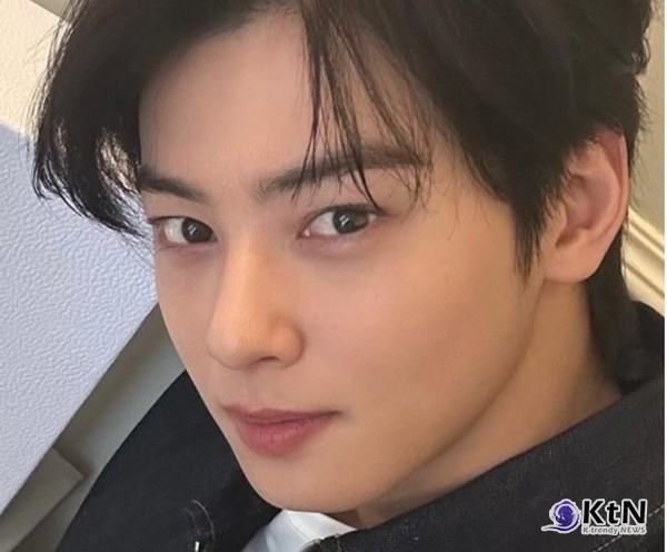 "차은우, 셀카로도 빛나는 '얼굴 천재'의 비주얼 화제" 사진=2024.02.09  SNS 갈무리/ 편집  K trendy NEWS DB ⓒ케이 트렌디뉴스 무단전재 및 수집, 재배포금지