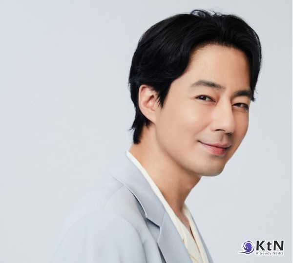 기부도 남달라!...조인성, 어린이날 맞아  보육원 아동에 운동화 선물/ 조인성, 5년째 ‘희귀질환 아이들의 치료비 후원’을 위한 행사 참여, 영화 ‘밀수’ 시사회에 희귀질환, 지체장애, 보육원 청소년들 초대하는 등 이웃사랑 몸소 실천  사진=2025 05.05  베이스캠프 컴퍼니  K trendy NEWS DB ⓒ케이 트렌디뉴스 무단전재 및 수집, 재배포금지