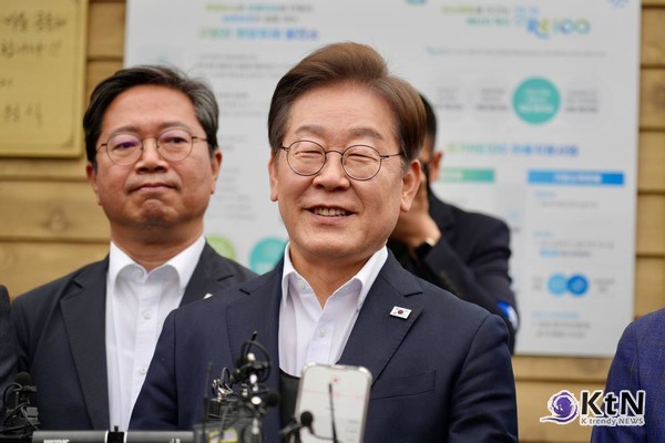 [속보] 이재명 대장동 재판도 대선 뒤로 연기...6월 24일  사진=2025 05.07  더불어민주당 강유정 페이스북  갈무리  K trendy NEWS DB ⓒ케이 트렌디뉴스 무단전재 및 수집, 재배포금지
