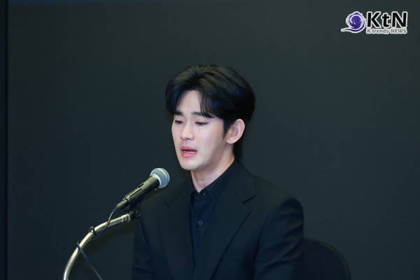 “김수현이 킬러를 고용했다고?”… 김세의 추가 고소로 응답한 이유 [전문] 김수현, 오열의 기자회견 “모든 의혹 거짓…유족 고소 및 120억 손배 청구” [종합] 사진=2025 03.31   사진=2025 05.09  K trendy NEWS DB ⓒ케이 트렌디뉴스 무단전재 및 수집, 재배포금지