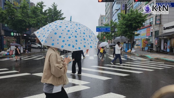 [오늘 날씨] 전국 흐리고 곳곳에 비… 강풍과 기온 하락에 외출 시 주의 필요  사진=2025 05.10 K trendy NEWS DB ⓒ케이 트렌디뉴스 무단전재 및 수집, 재배포금지