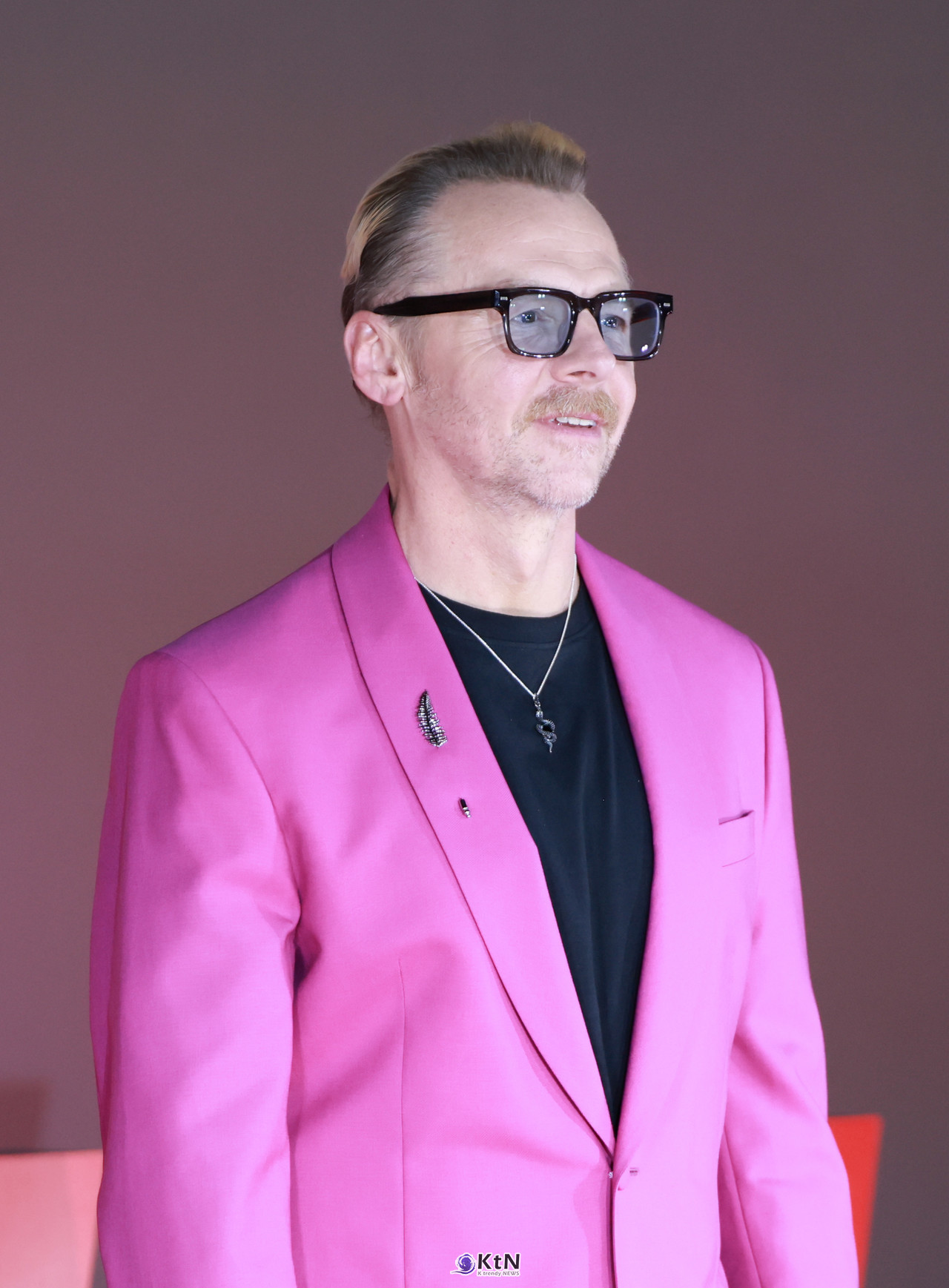 [KtN 포토] '남자는 핑크' 사이먼 페그, 스윗한 '미션 임파서블' 영화 '미션 임파서블: 파이널 레코딩' 내한 프레스 컨퍼러스에 배우 사이먼페그가 참석해 다양한 이야기를 나누었다. / K trendy NEWS DB. ⓒ케이 트렌디뉴스 무단전재 및 수집, 재배포금지.